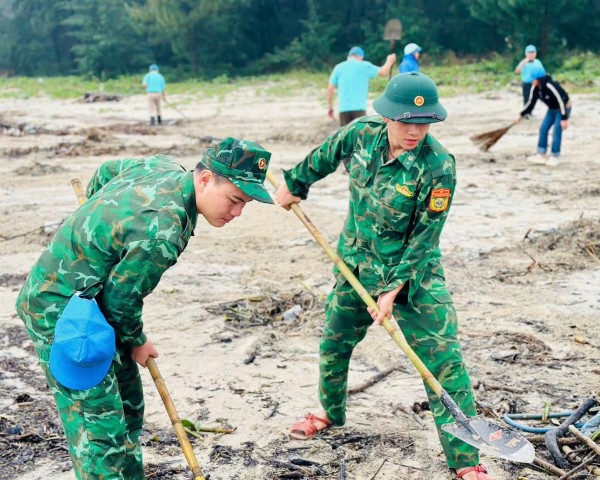 Tinh thần “Thứ bảy tình nguyện” lan tỏa: Lực lượng Biên phòng chung tay khôi phục cuộc sống người dân sau lũ